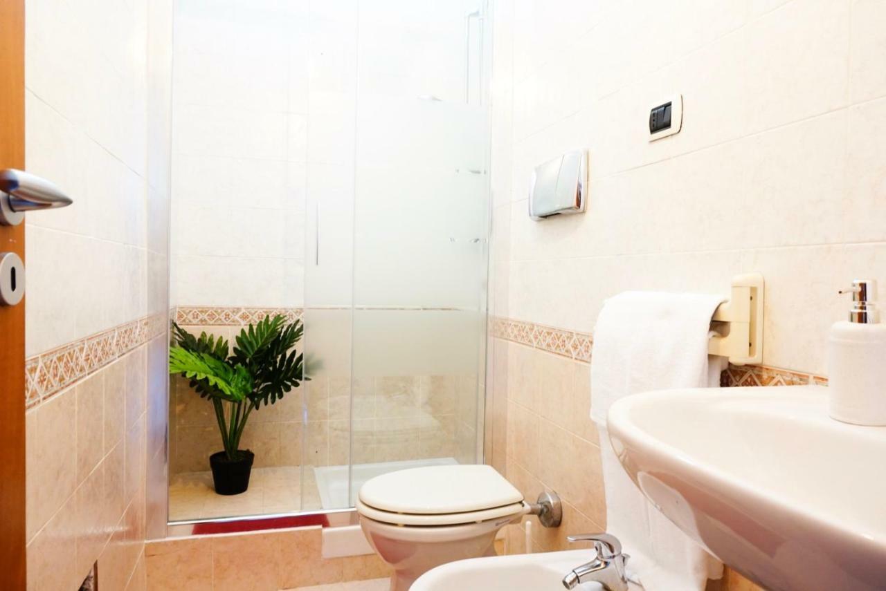 Villa Aurelia - Seafront Apartment With Terrace Quartu SantʼElena Extérieur photo